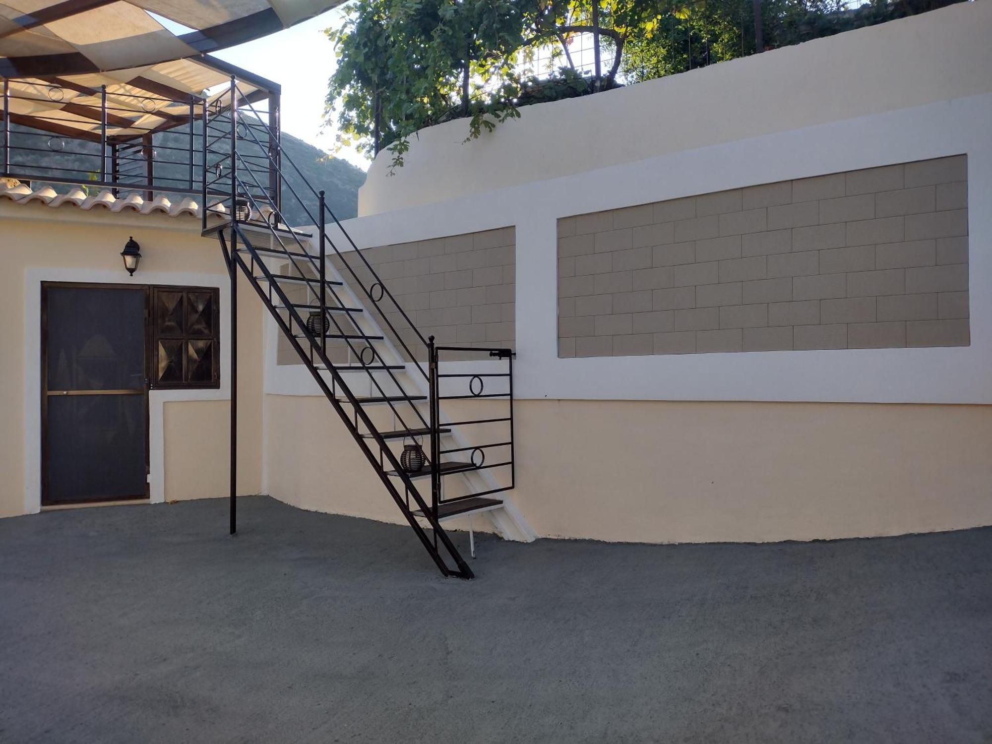 Stefanos House *
